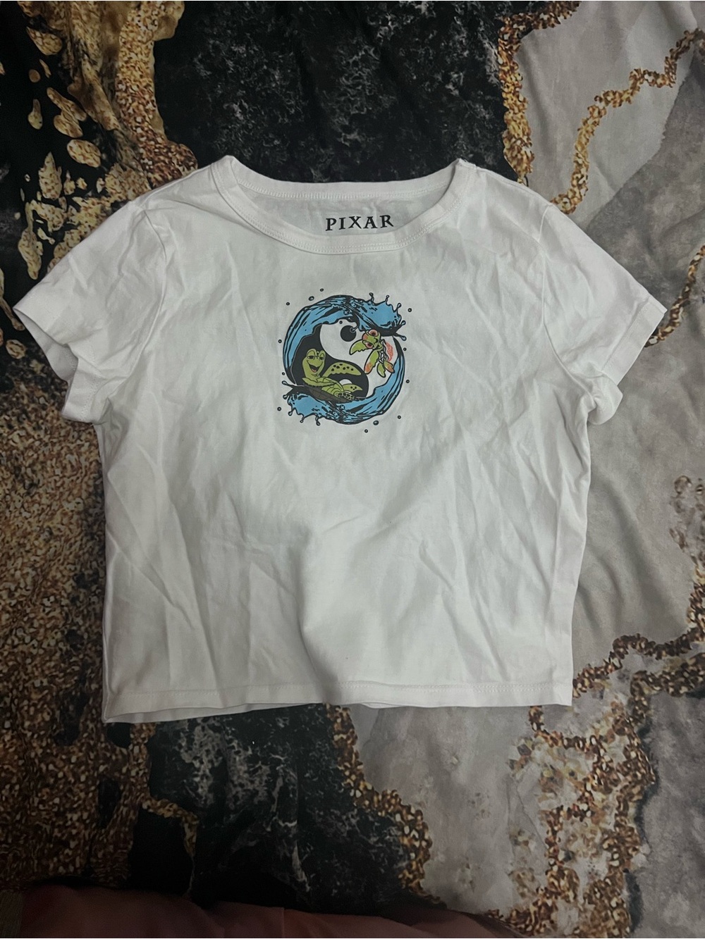 Pixar White Short-Sleeve Graphic Tee with Sea Turtle Motif